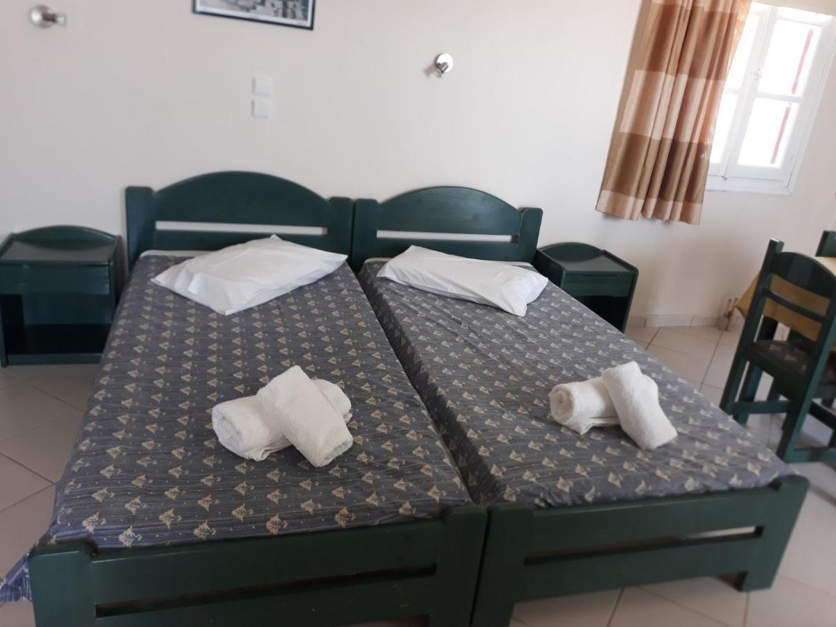 Joanna'S Rooms On The Beach Plaka  Exterior photo